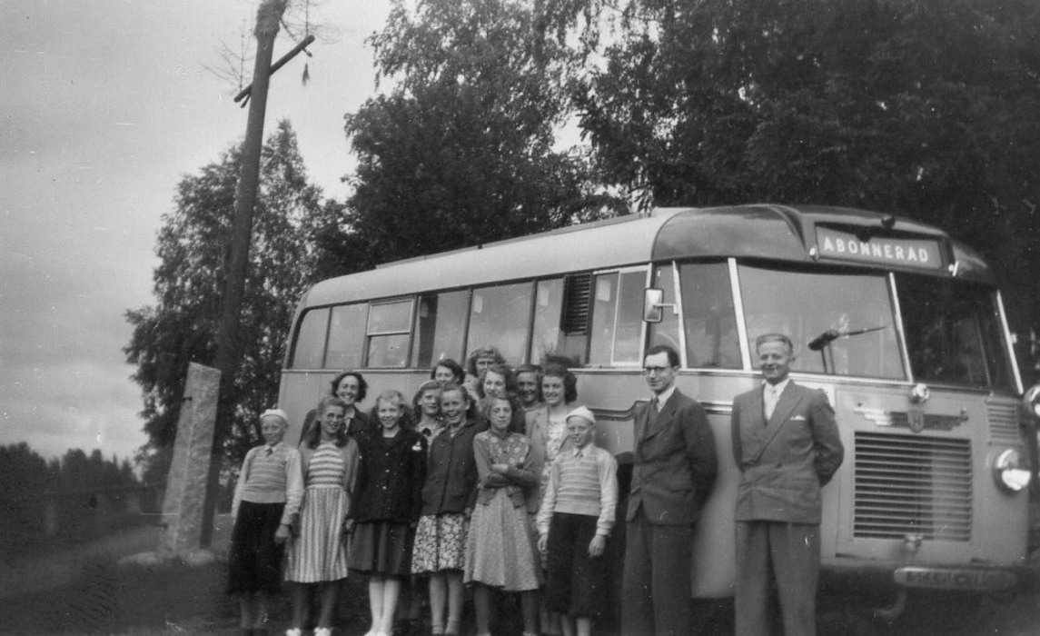 Skolresa från Östuna skola på 1940-talet.